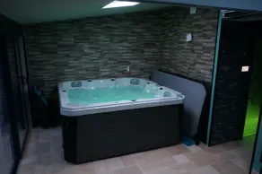 Relaxation and well-being stay in the heart of Berry with Jacuzzi and  Hammam - Image 4