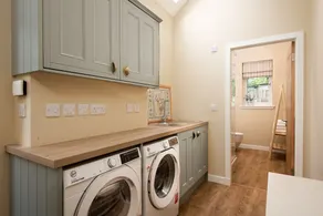 The Coach House sleeps six in three bedrooms - Image 2