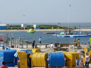 La Villa Linus per famiglie si trova in un parco vacanze dietro la diga - Image 3