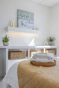 Condo in the heart of town. - Image 2