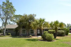 Lakefront Home on Lake Griffin / Harris chain of lakes and close to the Villages - Image 3