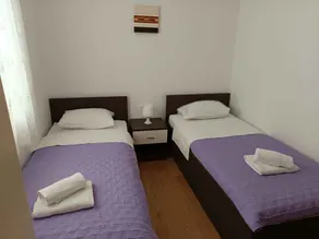 Holiday apartment with terrace - Image 5