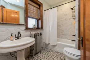 Charming Historic Home.  Large 5 bed 2 bath- close to everything - Image 4