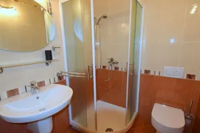 Tvårumslägenhet med terrass Malinska, Krk (A-20375-a) - Image 3