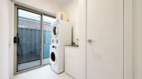 Tarneit Holiday Home - Image 2