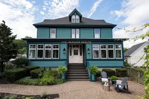 The August House - Image 4