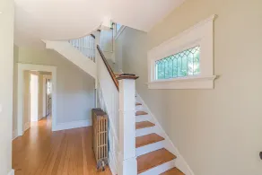 Beautifully restored 1909 home 5bedroom/2bath perfect walkable Ballard location! - Image 5