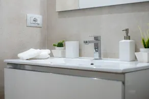 Historic apartment near St. Peter's and the Vatican museums. Metro 2min walk - Image 4