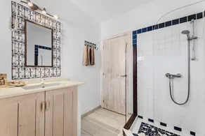 House with heated swimming pool, solarium, large garden, high-speed WIFI access. - Image 2