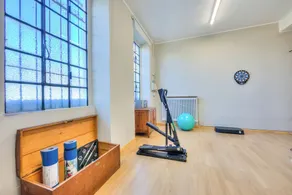 Anita Lake, 2BR Retreat w/ Shared Pool and Gym - Happy Rentals - Image 4