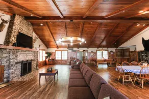 Texter Mountain Lodge - 105 Acre Mountain Home - Image 2
