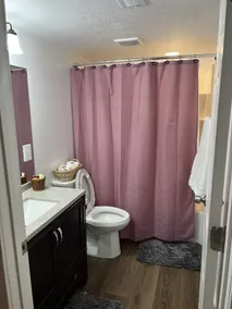 Perfect Little 2 Bedroom Basement apartment - Image 3