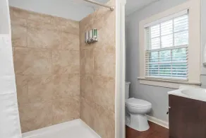 Your quiet corner of Montgomery. Tucked away for privacy and peace, yet just 3 minutes from the Alabama State Capitol. Come back, shut the door, and unwind. - Image 3