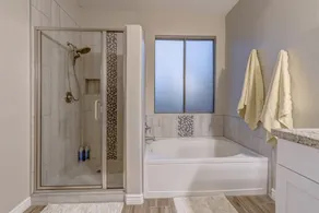 Your Home Away From Home in the Sunshine! Minutes from great amenities. - Image 2