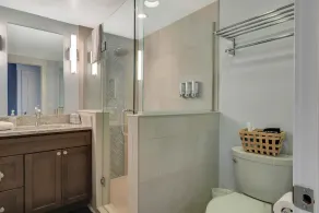 Lake Charlevoix Beachfront Condo Sleeps 8 and a short walk to Downtown Boyne - Image 3
