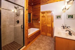 Donovans Dacha - Image 2