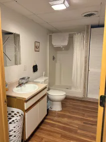 Unique 2 Bedroom Suite right on the Town Square - Image 2