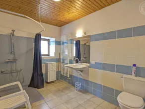 Gîte de charme pour 11 pers. avec animaux admis et poêle à bois, Livradois-Forez - Image 3