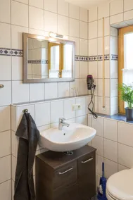 Family-friendly u. One bedroom apartment between Munich and Chiemsee - Image 4