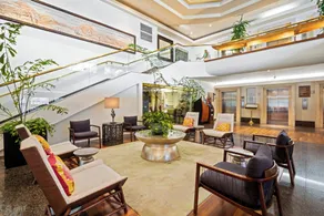 Luana Waikiki Hotel and Suites - Image 4