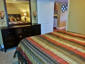 Beautiful Villa Close to All St. Louis Attractions! - Image 5