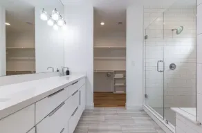 3BR Cozy Bungalow 1749! Medical Center, Stadiums! - Image 4