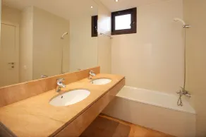 Discover Comfort & Culture in the Heart of Barcelona! - Image 5