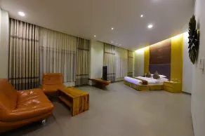 Hotel H - Image 5
