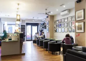 Feel Hostels Soho Malaga - Image 4