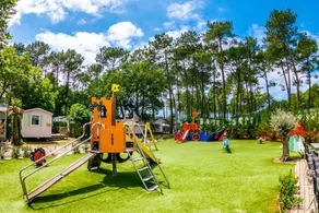 Mobile home Resasol 4/6P - Campsite Lou Pignada 5* - France - Image 2
