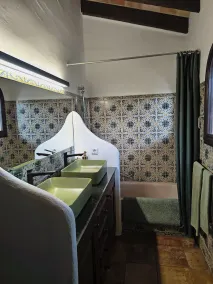 Chalet généreuse et romantique avec vue sur la montagne dans un endroit calme - Image 5
