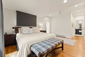 Heated pool and steps from downtown Saugatuck! Family-friendly retreat - Image 4
