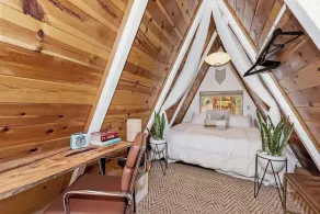 Acute A-frame Cabin w WiFi - Image 5