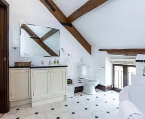 The Great Long Barn Somerset Stays frm £100-£150pppn Festive from 1-3 nights £5k - Image 3