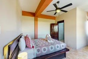 Apartment steps from the beach w/ amazing rooftop view - walk to town - Image 5