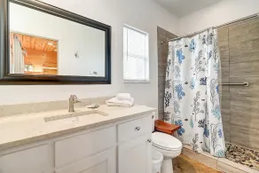 Cute Port Aransas home near the beach, shops, and restaurants. This coastal cuti - Image 4