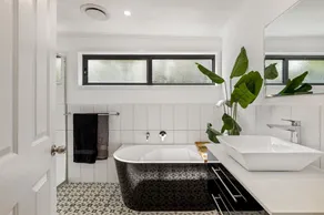 Surfers Cottage Rye - Relaxing Coastal Retreat - Image 2