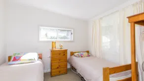 Classic Cottage Minutes to the Beach - Image 5