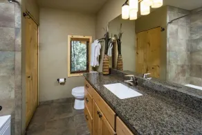 Romantic Luxury on Private Lake w/Hot Tub & Amazing Views - Image 4
