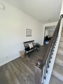 Beautiful new home with lake view near hiking trails - Image 2