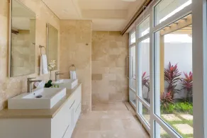East Resort - Image 3
