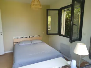 villa familiale avec piscine et jardin - Image 3