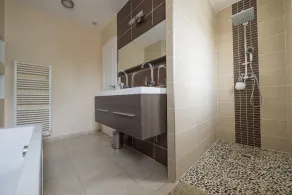 Villa 4 Chambres avec piscine privée à 5 mn d' Aigues Mortes, 10 mn de la mer - Image 4
