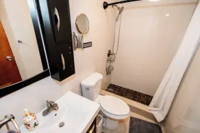 Remodeled apt with patio and laundry. Pet friendly - Image 5