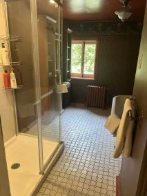 Maison du Quai: Heritage Home 1878 with Hot Tub & Fireplace - Image 3