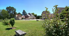 House in the heart of a country estate - Image 5
