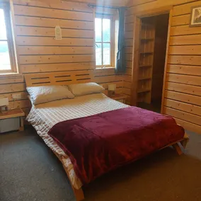 Alpaca-6 berth, dog friendly cabin with hot tub - Image 5