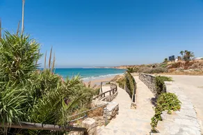 Air-Conditioned Apartment On the Beach Close to City Centre with Large Terrace - Image 3