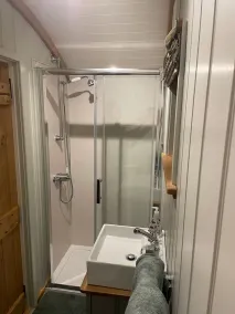 Centrally heated  5 star cosy traditionally built Shepherds Hut w/ en suite WC. - Image 3
