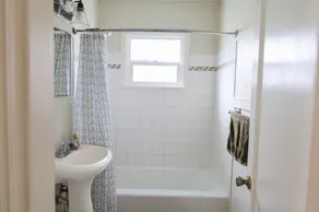The Stardust Cottage Near Downtown Klamath Falls - Image 3